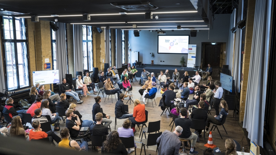 Fishbowl mit Eren Okcu, Sawsan Chebli und Younes Al-Amayra