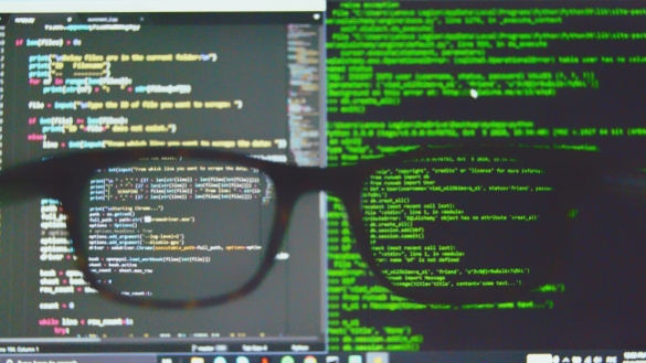 Bildschirm mit Code + Brille